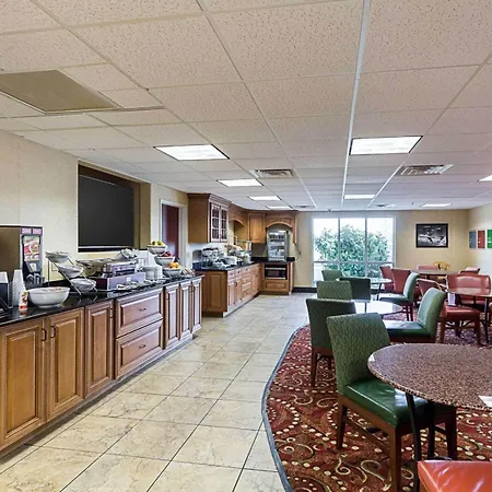 Comfort Suites Airport-3